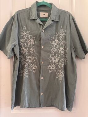 Folk Olive green  Floral Embroidered Linen blend button up shirt Men’s Large